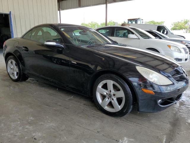 WDBWK54F68F185839 - 2008 MERCEDES-BENZ SLK 280 BLACK photo 4