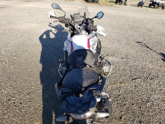 WB10M0306N6F08929 - 2022 BMW R 1250 GS WHITE photo 6