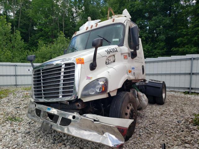 3AKBGADV3FSGC4037 - 2015 FREIGHTLINER CASCADIA 1 WHITE photo 2