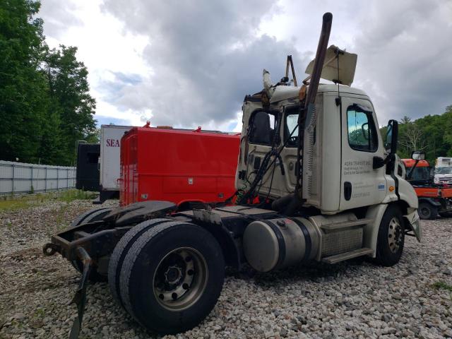 3AKBGADV3FSGC4037 - 2015 FREIGHTLINER CASCADIA 1 WHITE photo 4