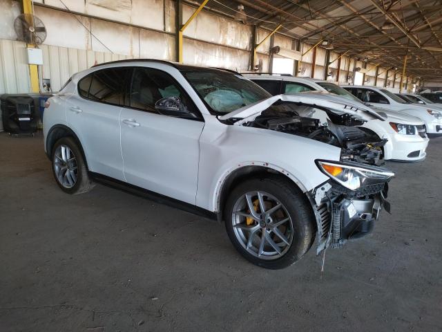 ZASPAKBN0K7C49612 - 2019 ALFA ROMEO STELVIO TI WHITE photo 4