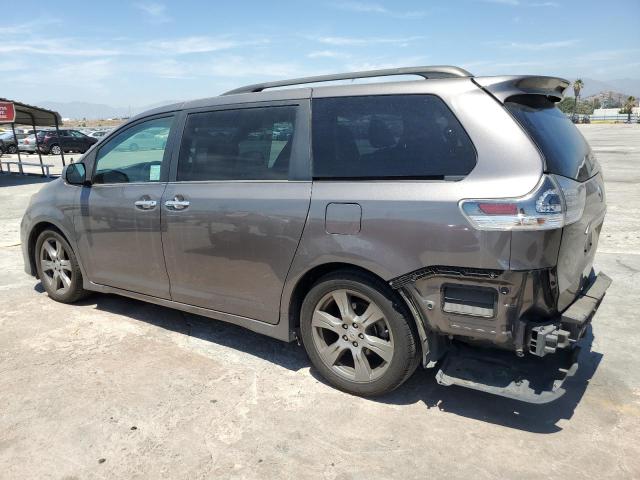 5TDXZ3DC8HS789050 - 2017 TOYOTA SIENNA SE GRAY photo 2