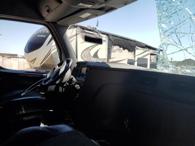 3AKJHHDR8RSUT3384 - 2024 FREIGHTLINER CASCADIA WHITE photo 5