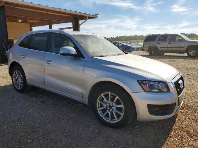 WA1LKAFP4AA086811 - 2010 AUDI Q5 PREMIUM PLUS SILVER photo 4