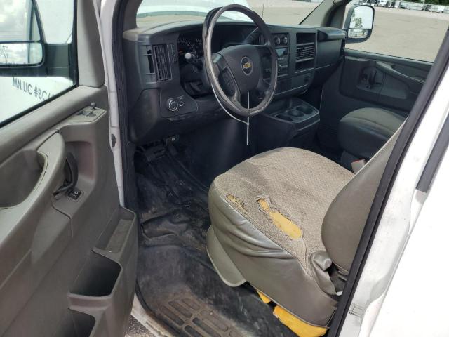 1GCZGUBG9B1115942 - 2011 CHEVROLET EXPRESS G3 WHITE photo 8