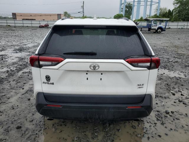 2T3P1RFV3MC255635 - 2021 TOYOTA RAV4 XLE WHITE photo 6