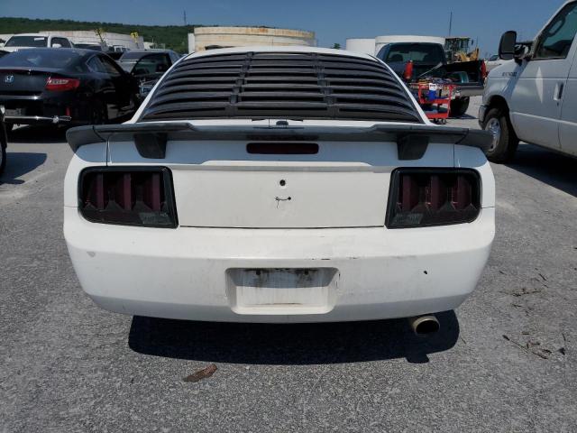 1ZVFT80N675245083 - 2007 FORD MUSTANG WHITE photo 6