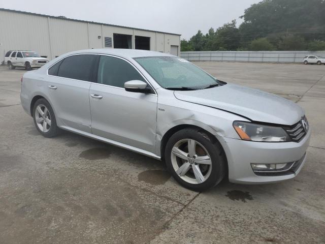 1VWAS7A31FC099917 - 2015 VOLKSWAGEN PASSAT S GRAY photo 4