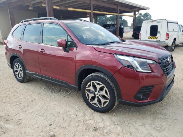 JF2SKAECXNH498424 - 2022 SUBARU FORESTER PREMIUM MAROON photo 4