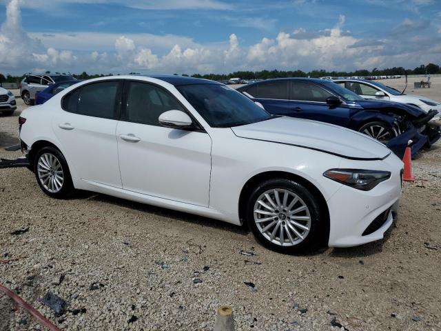 ZARFANAN6N7656688 - 2022 ALFA ROMEO GIULIA WHITE photo 4