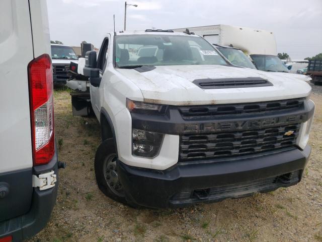 1GB3YSE72LF268903 - 2020 CHEVROLET SILVERADO K3500 WHITE photo 4