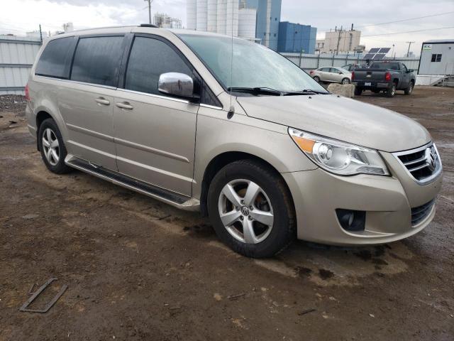 2V8HW64X49R549526 - 2009 VOLKSWAGEN ROUTAN SEL PREMIUM TAN photo 4