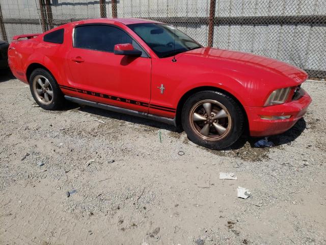 1ZVHT80N065106672 - 2006 FORD MUSTANG RED photo 4