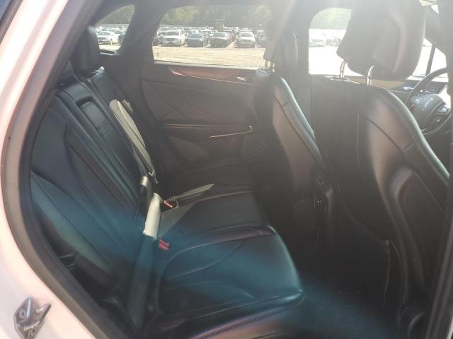 5LMCJ3D9XHUL30925 - 2017 LINCOLN MKC RESERVE თეთრი ფოტო 11