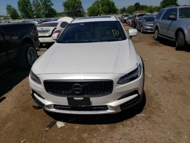 YV4102NK8J1018653 - 2018 VOLVO V90 CROSS T5 MOMENTUM WHITE photo 5