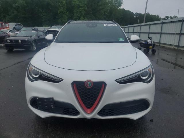ZASFAKNN0J7B99820 - 2018 ALFA ROMEO STELVIO TI SPORT WHITE photo 5