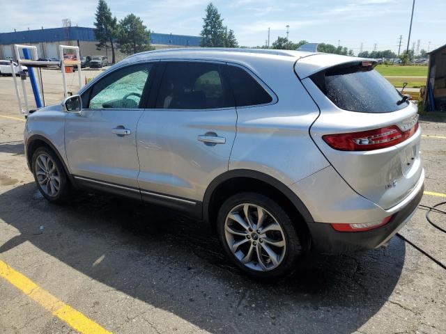 5LMCJ2A99FUJ32235 - 2015 LINCOLN MKC SILVER photo 2