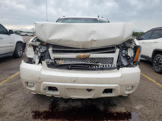 3GNVKGE08AG150735 - 2010 CHEVROLET AVALANCHE LTZ WHITE photo 5