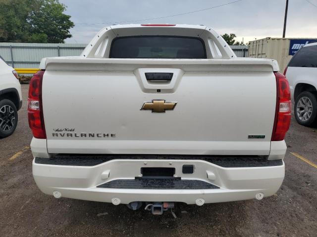 3GNVKGE08AG150735 - 2010 CHEVROLET AVALANCHE LTZ WHITE photo 6