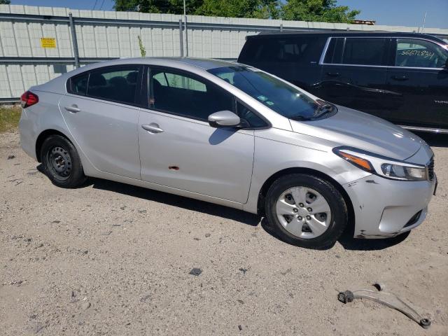 3KPFL4A79JE228611 - 2018 KIA FORTE LX SILVER photo 4