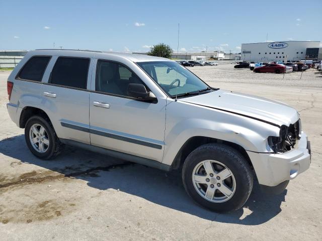 1J8GS48K67C661359 - 2007 JEEP GRAND CHER LAREDO SILVER photo 4