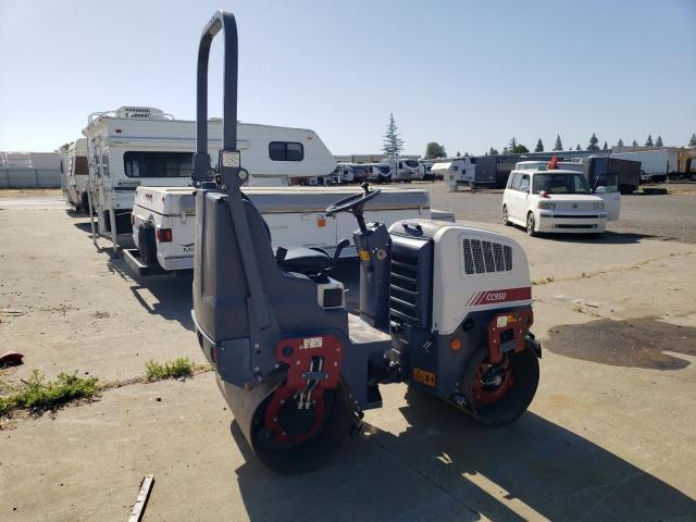 10000381KJC007941 - 2018 DYNA CC950 WHITE photo 3