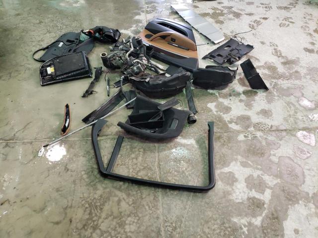 5UXFG835X9LZ93982 - 2009 BMW X6 WHITE photo 12