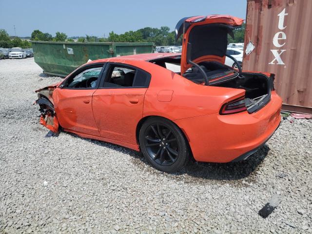 2C3CDXHG2JH126521 - 2018 DODGE CHARGER SXT PLUS ORANGE photo 2