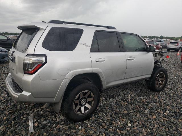 JTEBU5JRXK5618158 - 2019 TOYOTA 4RUNNER SR5/SR5 PREMIUM Srebrny zdjęcie 3
