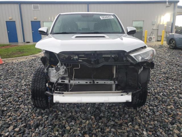 JTEBU5JRXK5618158 - 2019 TOYOTA 4RUNNER SR5/SR5 PREMIUM Srebrny zdjęcie 5