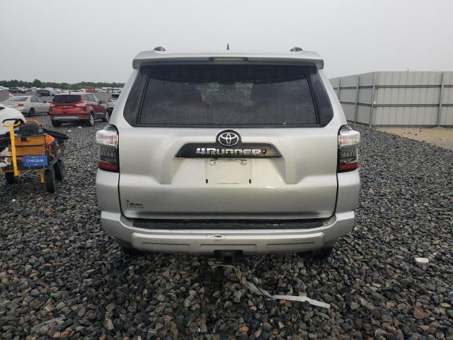 JTEBU5JRXK5618158 - 2019 TOYOTA 4RUNNER SR5/SR5 PREMIUM Srebrny zdjęcie 6