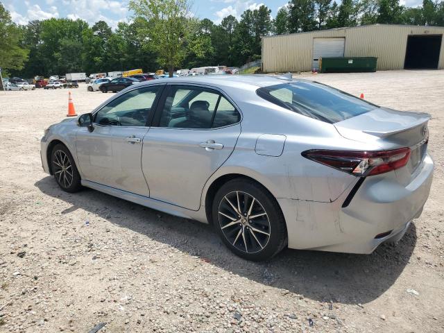 4T1G11AK4PU803846 - 2023 TOYOTA CAMRY SE NIGHT SHADE SILVER photo 2