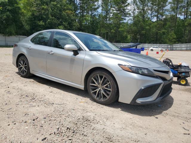 4T1G11AK4PU803846 - 2023 TOYOTA CAMRY SE NIGHT SHADE SILVER photo 4