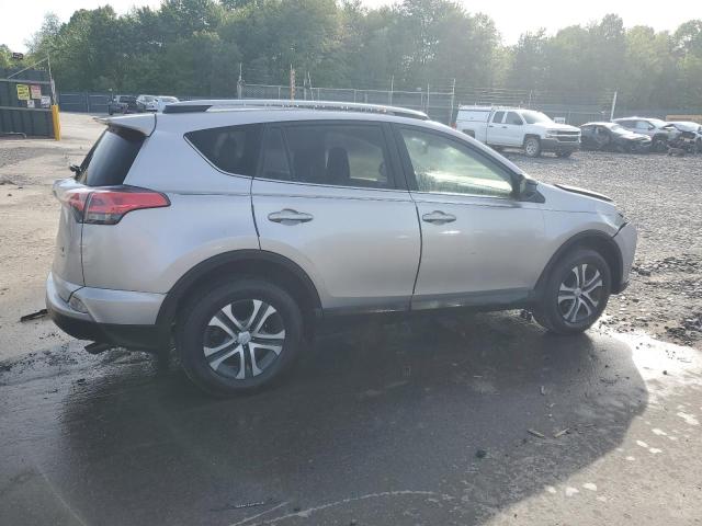 JTMBFREV6JJ199065 - 2018 TOYOTA RAV4 LE ვერცხლისფერი ფოტო 3