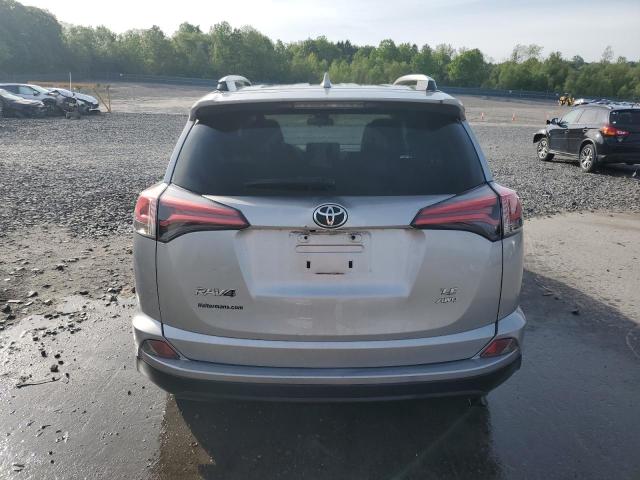 JTMBFREV6JJ199065 - 2018 TOYOTA RAV4 LE ვერცხლისფერი ფოტო 6