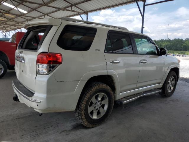 JTEBU5JR2B5052531 - 2011 TOYOTA 4RUNNER SR5 WHITE photo 3