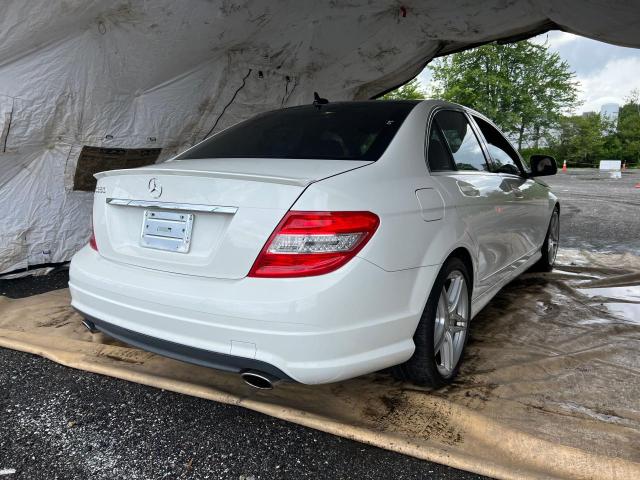 WDDGF56XX8F141154 - 2008 MERCEDES-BENZ C 350 WHITE photo 4