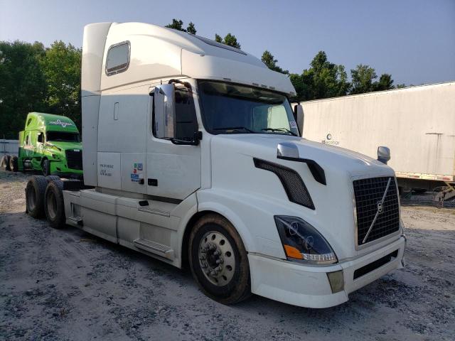 4V4NC9EJ7DN140322 - 2013 VOLVO VOLVO VNL WHITE photo 1