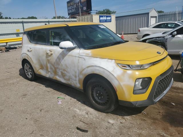 KNDJ23AU1L7048121 - 2020 KIA SOUL LX YELLOW photo 4