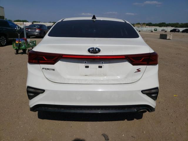 3KPF34AD4KE035550 - 2019 KIA FORTE GT LINE WHITE photo 6