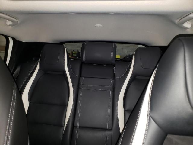 SJKCH5CPXHA030749 - 2017 INFINITI QX30 BASE WHITE photo 10