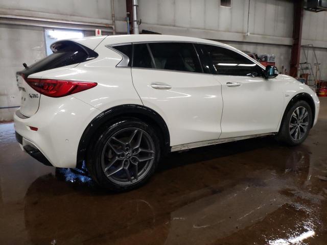 SJKCH5CPXHA030749 - 2017 INFINITI QX30 BASE WHITE photo 3