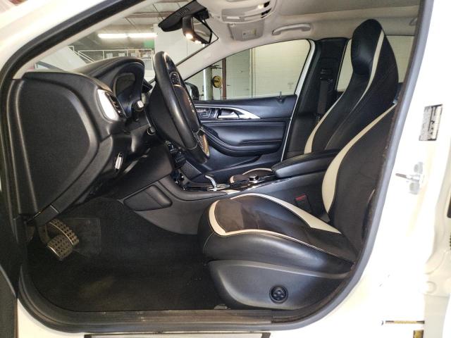 SJKCH5CPXHA030749 - 2017 INFINITI QX30 BASE WHITE photo 7