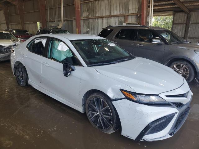 4T1G11AK6NU068509 - 2022 TOYOTA CAMRY SE თეთრი ფოტო 4