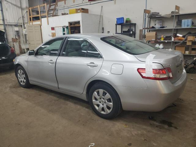 4T4BF3EK1AR061615 - 2010 TOYOTA CAMRY BASE فضي صورة 2