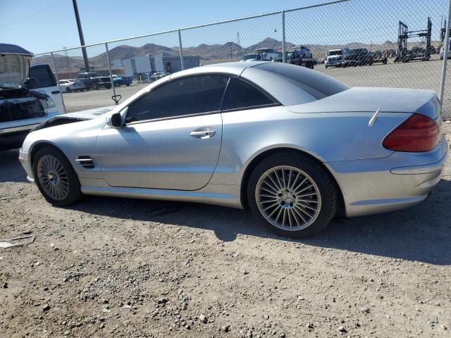 WDBSK75F05F097955 - 2005 MERCEDES-BENZ SL 500 SILVER photo 2