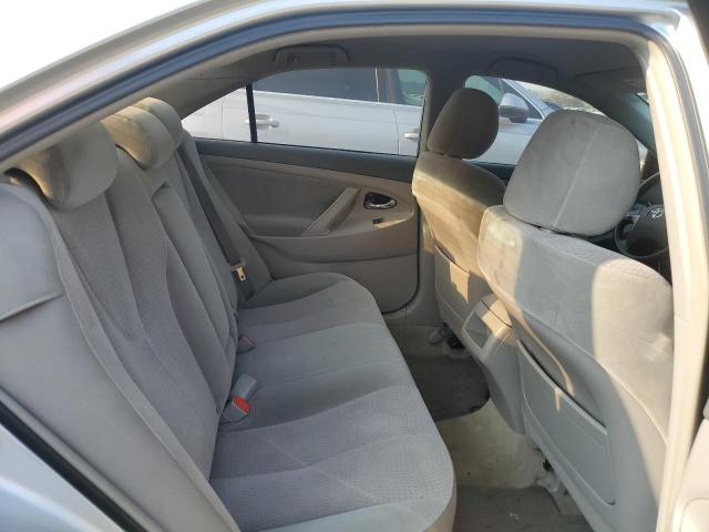 4T1BF3EK4AU072246 - 2010 TOYOTA CAMRY BASE SILVER photo 10