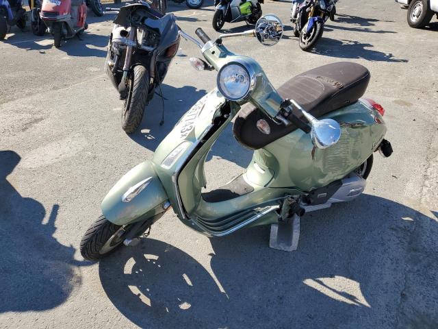 ZAPM818G2J5701451 - 2018 VESPA SPRINT 150 3V GREEN photo 2