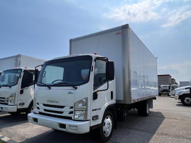 JALE5W167J7300901 - 2018 ISUZU NQR WHITE photo 2