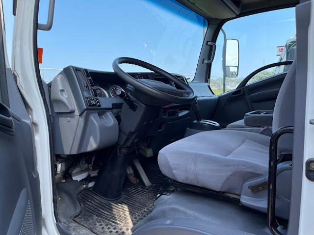 JALE5W167J7300901 - 2018 ISUZU NQR WHITE photo 7